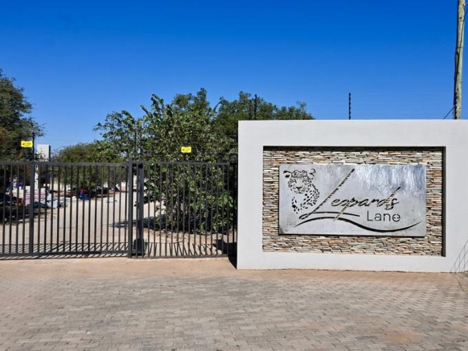 2 Bedroom House for Sale For Sale in Hoedspruit - MR716482