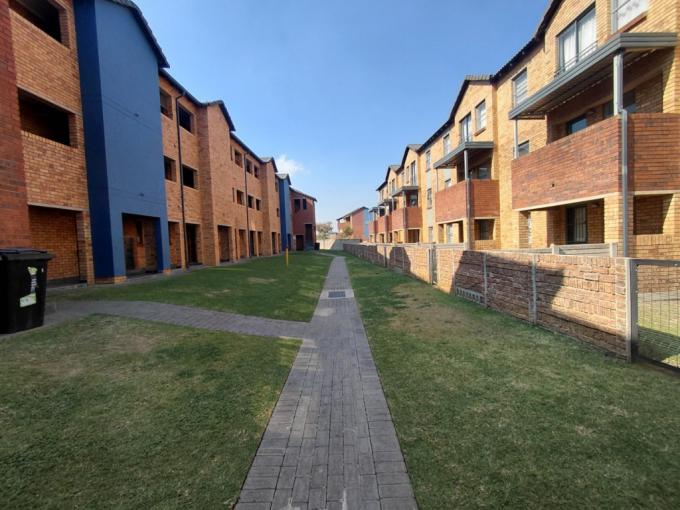 2 Bedroom Simplex for Sale For Sale in Kibler Park - MR716495