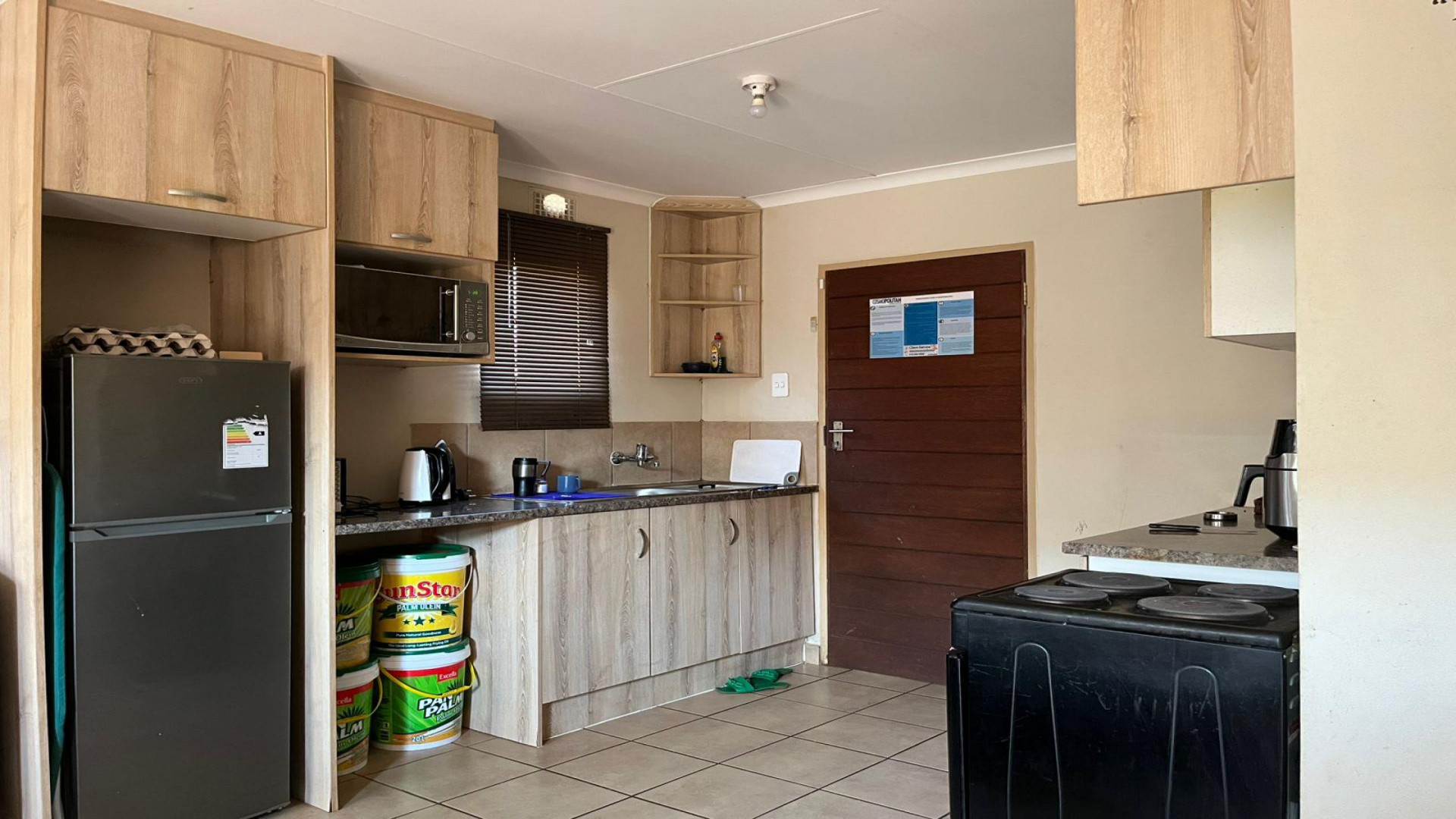 Kitchen of property in Palm Ridge