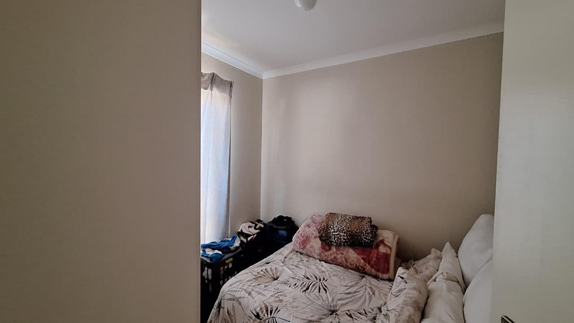 Bed Room 1 - 9 square meters of property in Palm Ridge