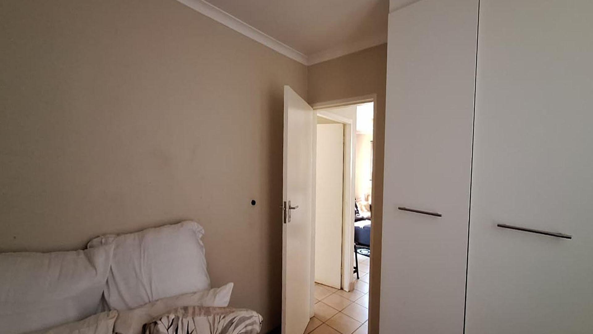 Bed Room 1 - 9 square meters of property in Palm Ridge