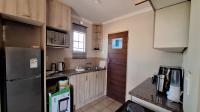 Kitchen - 6 square meters of property in Palm Ridge