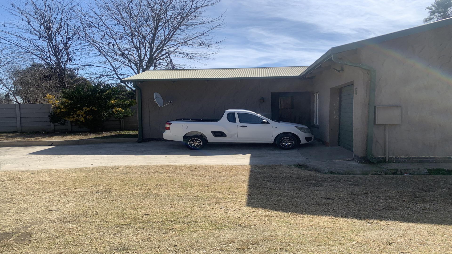 Front View of property in Meyerville