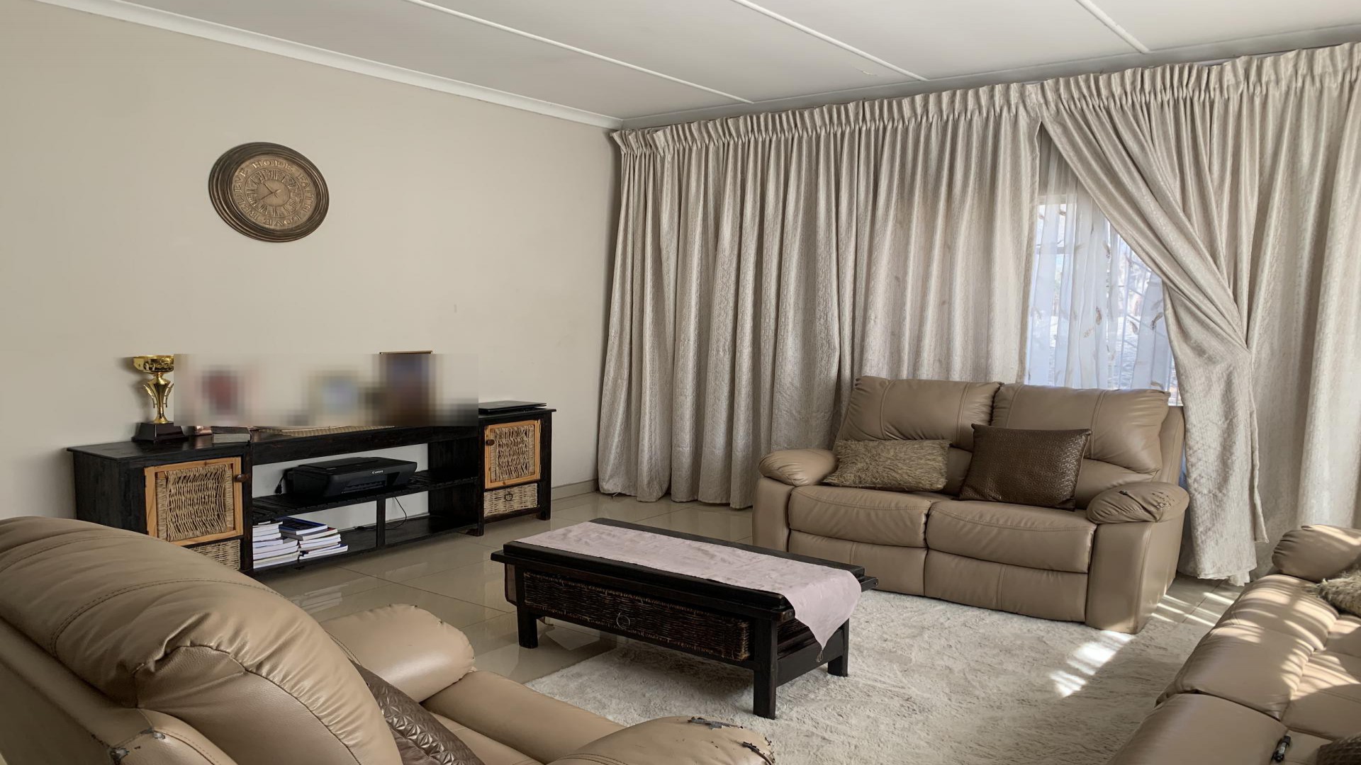 Lounges of property in Meyerville