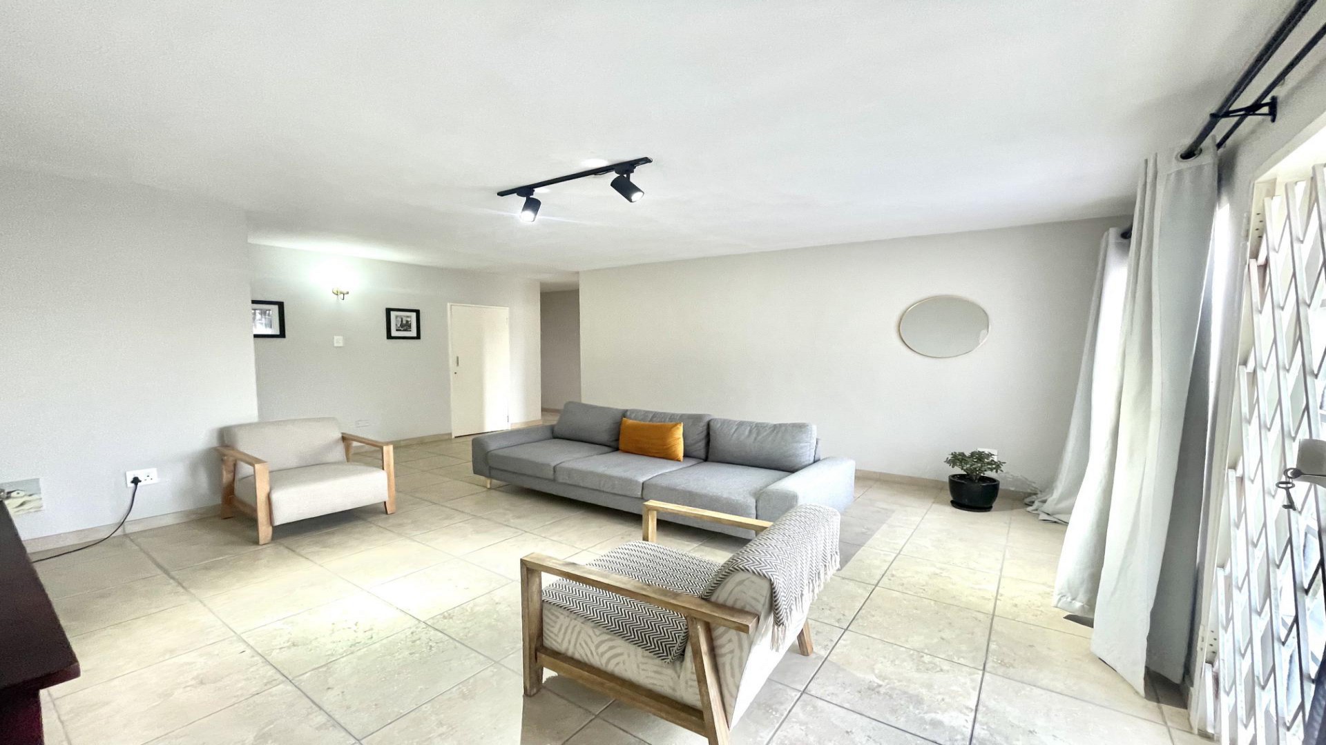 Lounges of property in Pinetown 