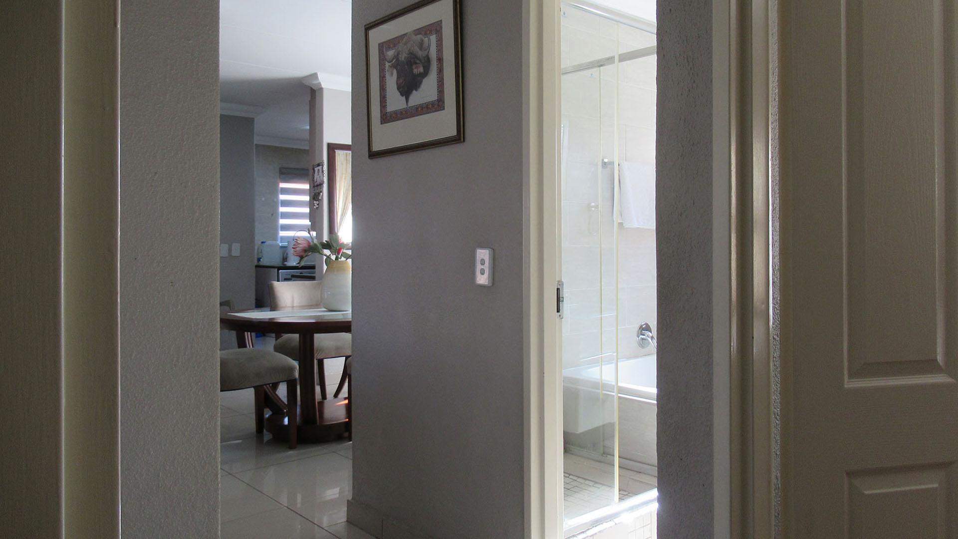 Spaces - 7 square meters of property in South Crest