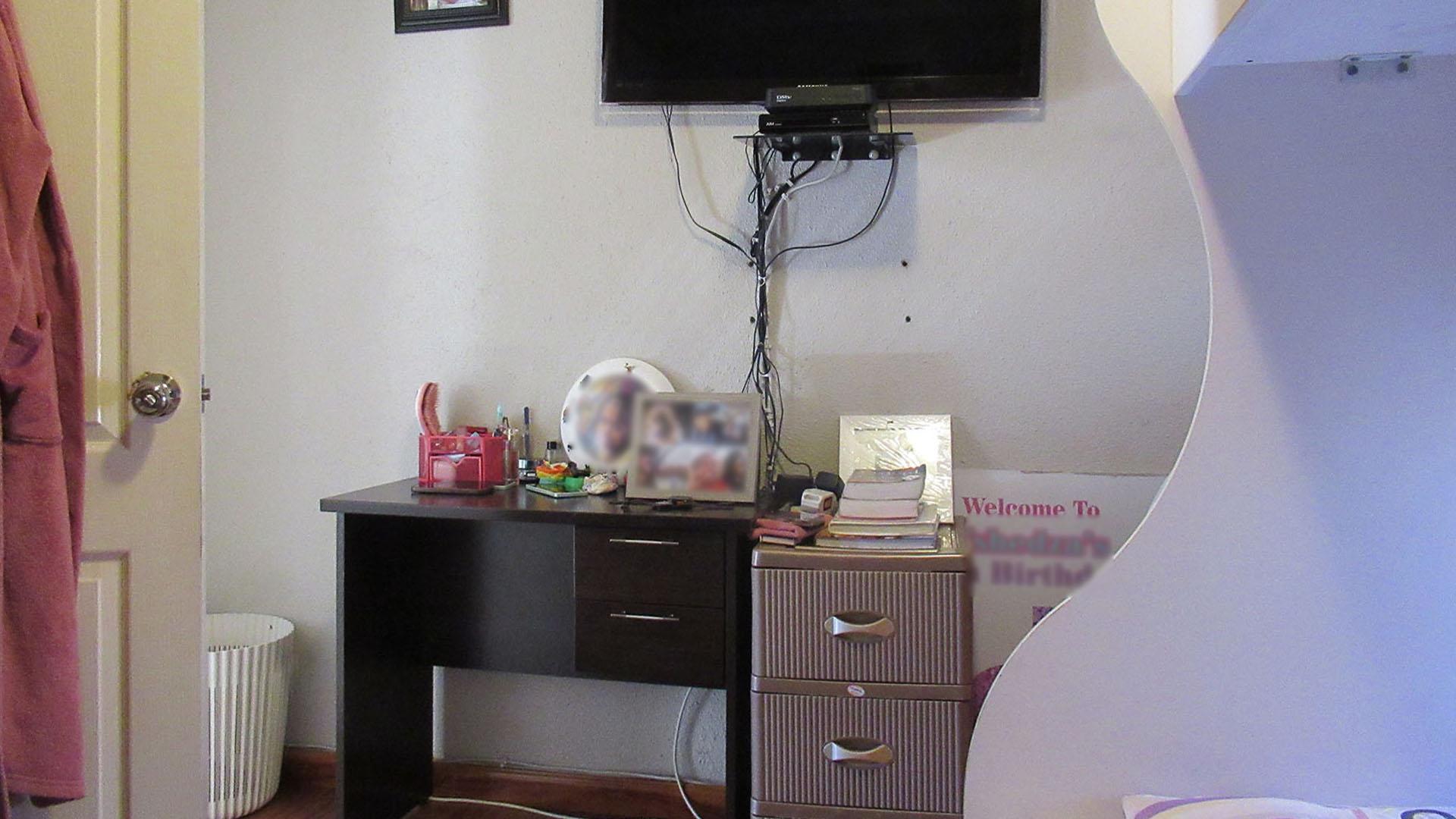 Bed Room 2 - 10 square meters of property in South Crest