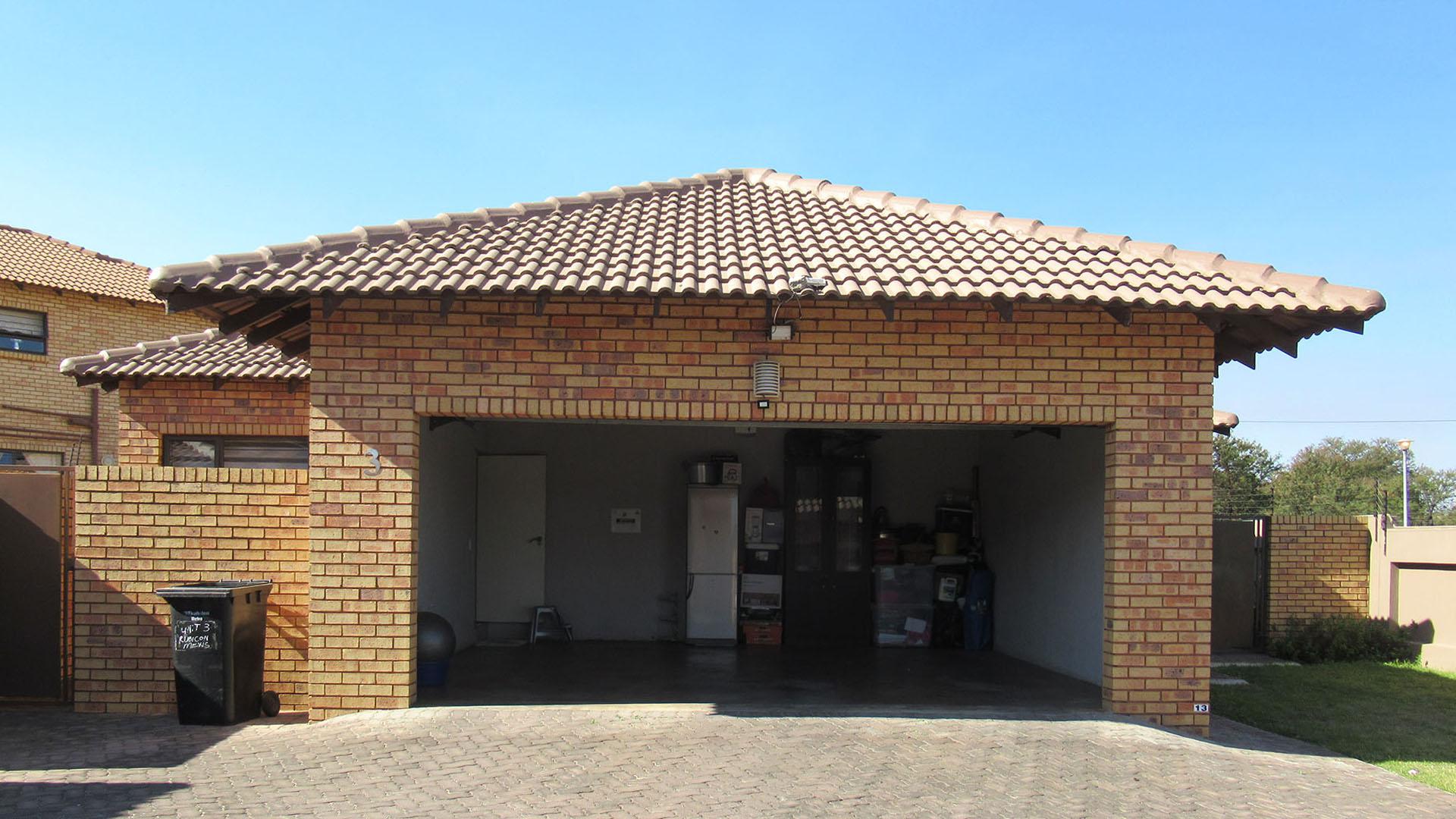 Front View of property in South Crest