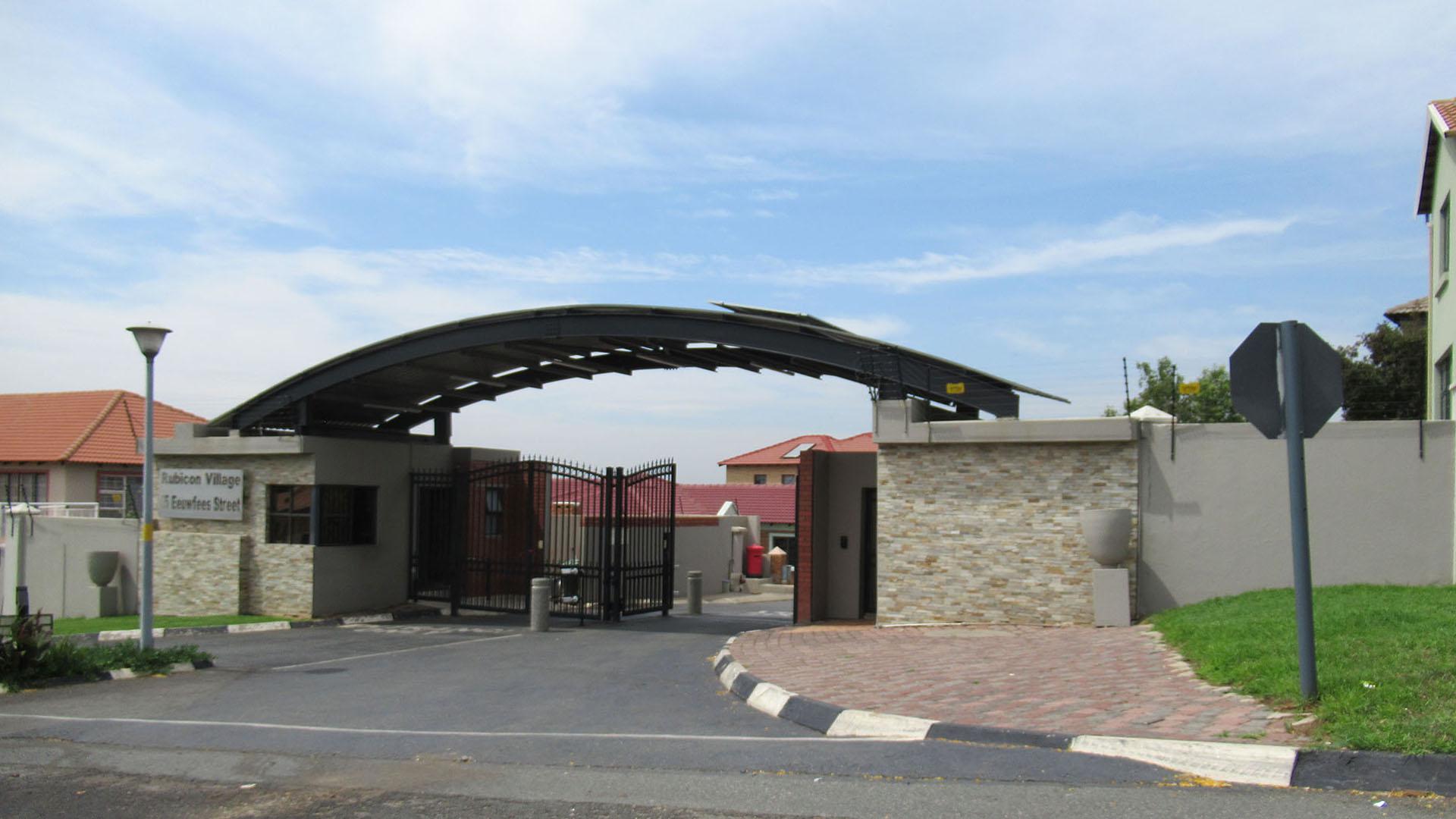 Front View of property in South Crest