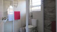 Main Bathroom - 5 square meters of property in South Crest