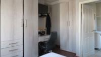 Main Bedroom - 13 square meters of property in South Crest