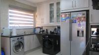 Kitchen - 13 square meters of property in South Crest
