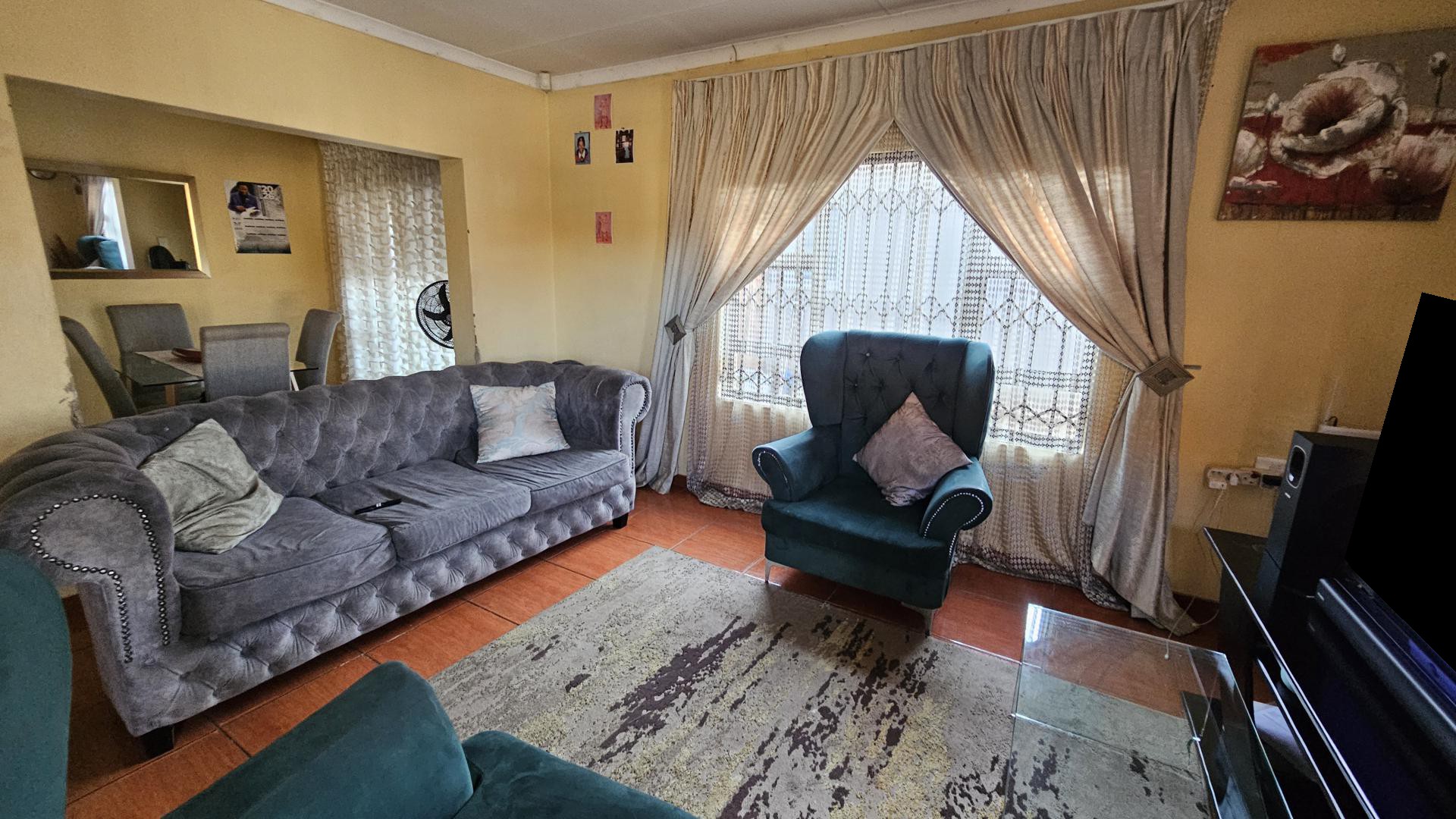 Lounges of property in Vanderbijlpark