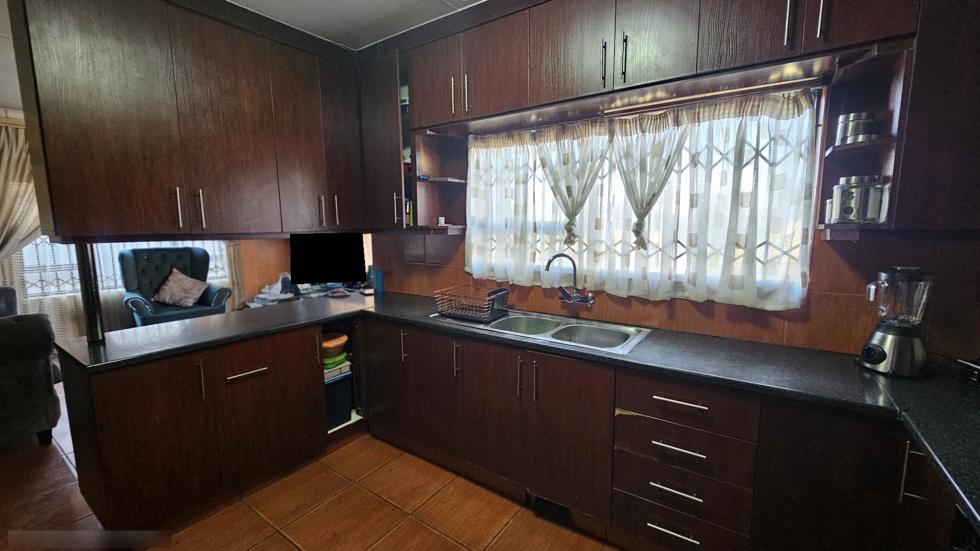 Kitchen of property in Vanderbijlpark