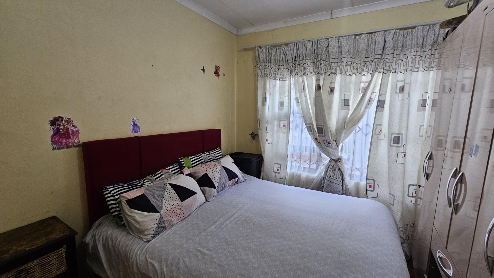 Bed Room 1 of property in Vanderbijlpark