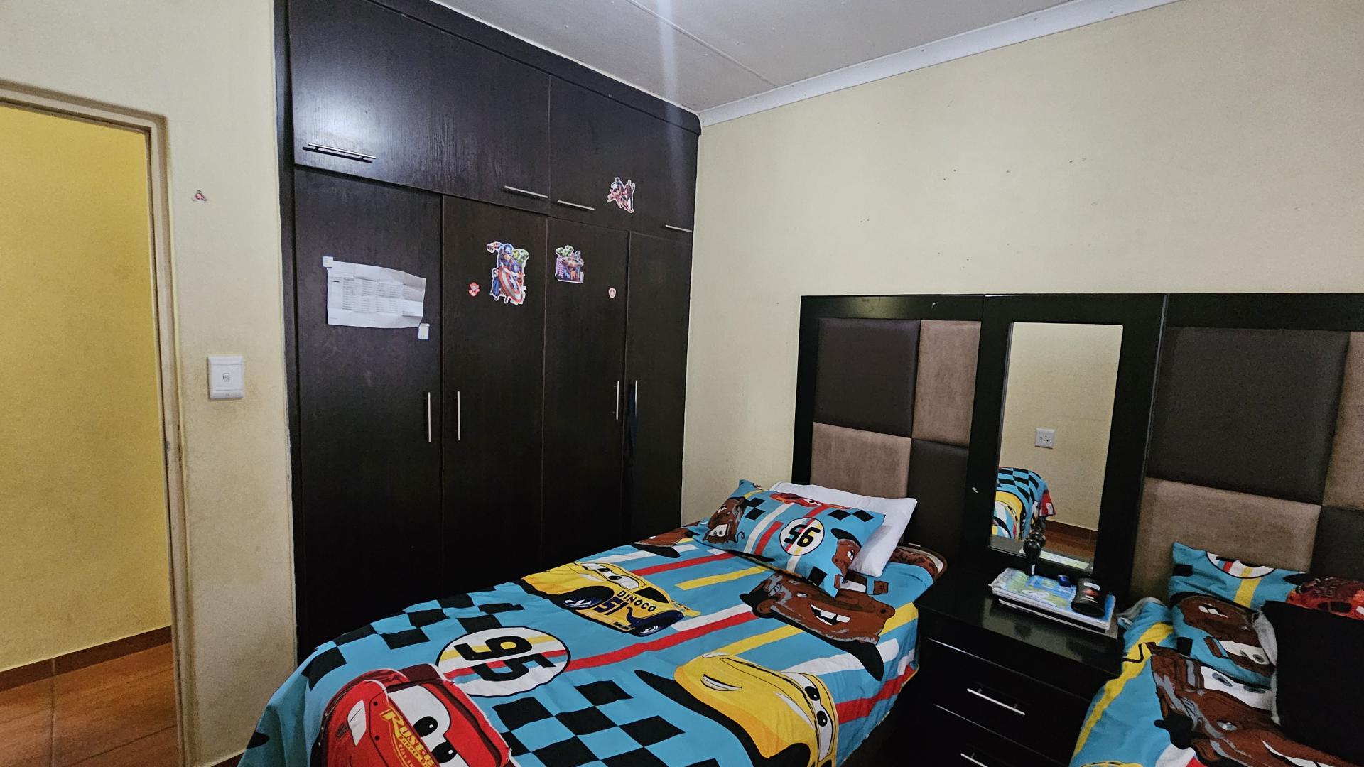 Bed Room 2 of property in Vanderbijlpark