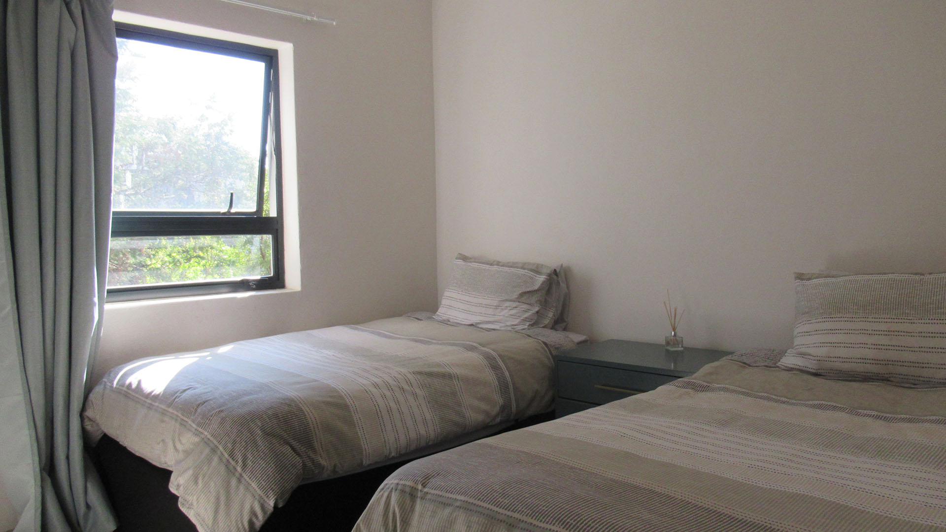 Bed Room 1 - 11 square meters of property in Jackal Creek Golf Estate