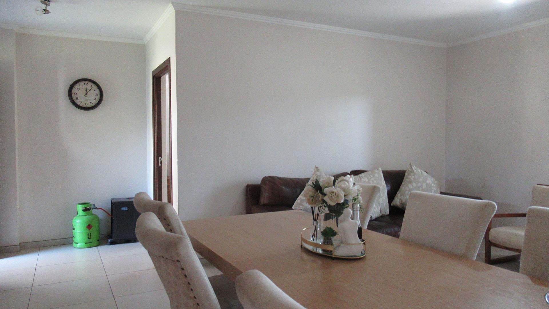 Dining Room of property in Jackal Creek Golf Estate