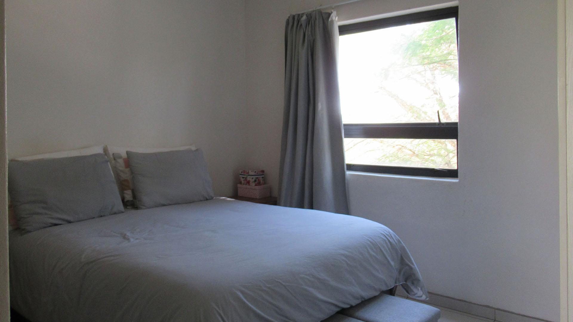 Main Bedroom - 11 square meters of property in Jackal Creek Golf Estate