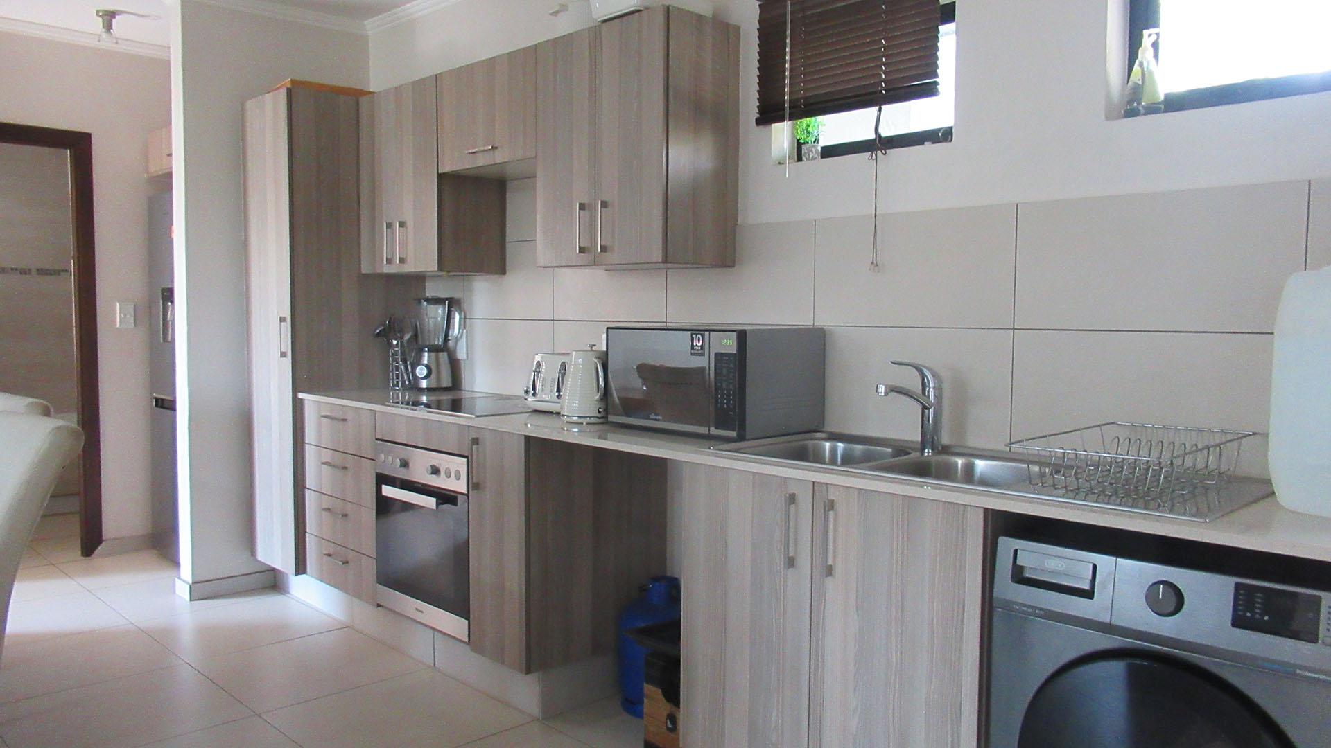 Kitchen - 11 square meters of property in Jackal Creek Golf Estate