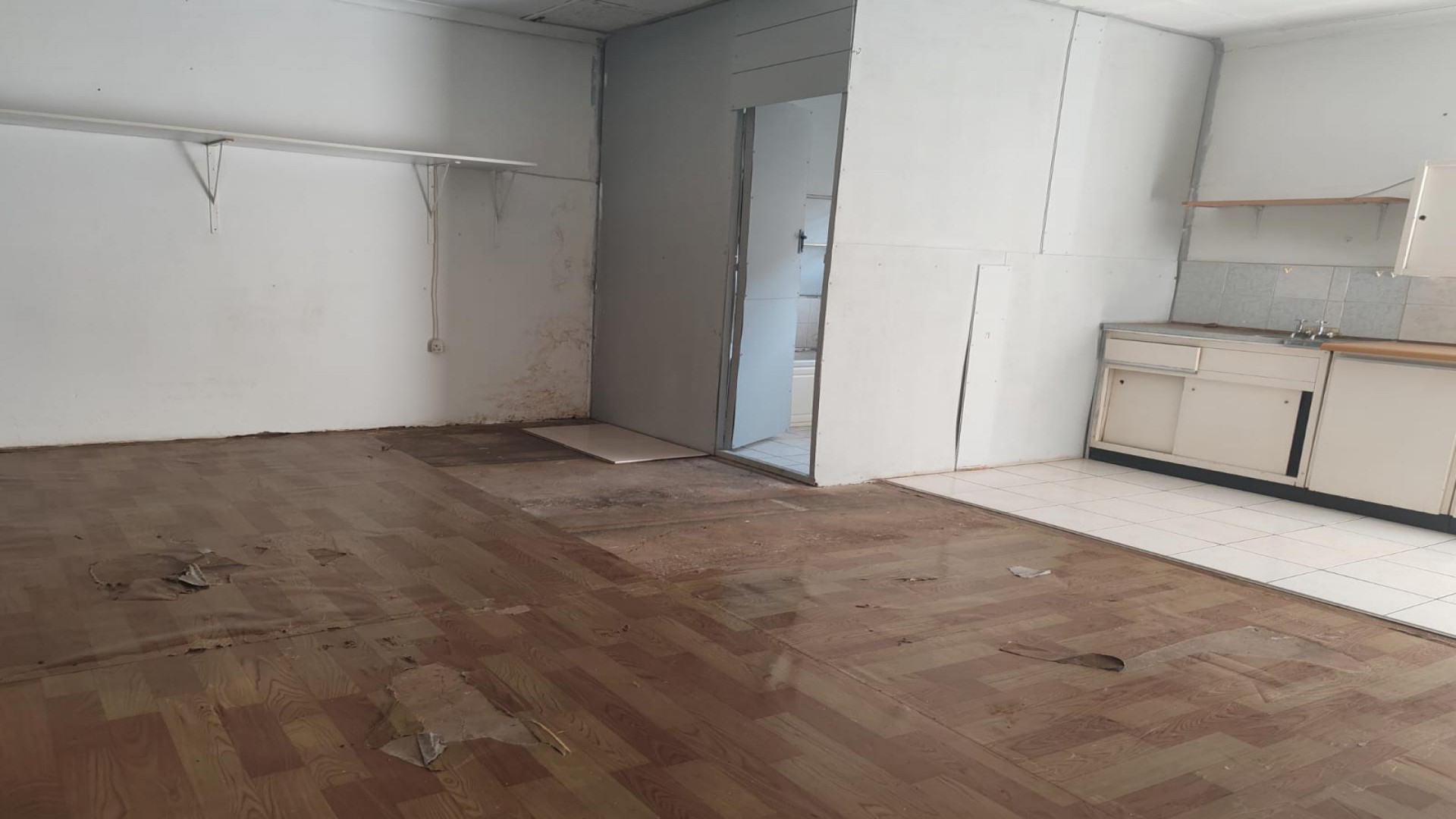 Kitchen of property in Birchleigh
