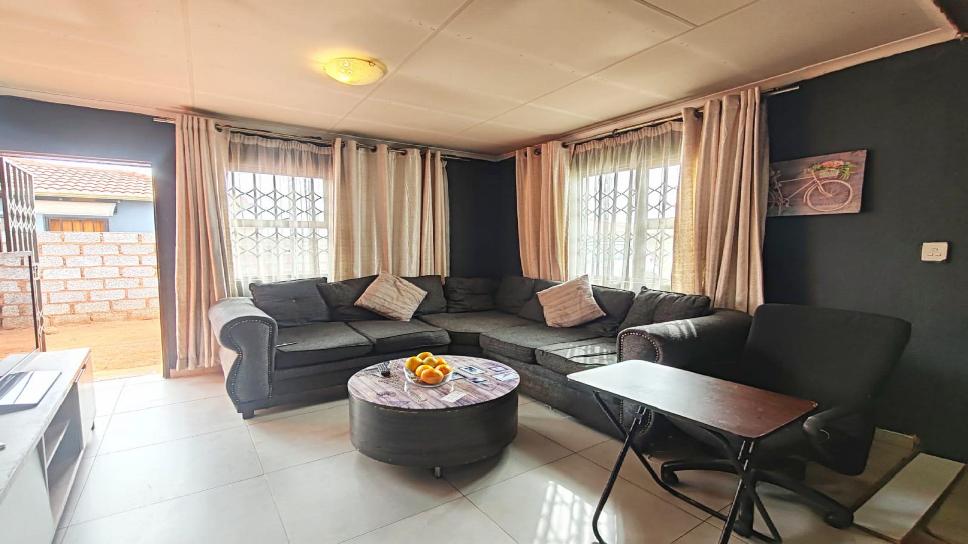 Lounges of property in Dawn Park