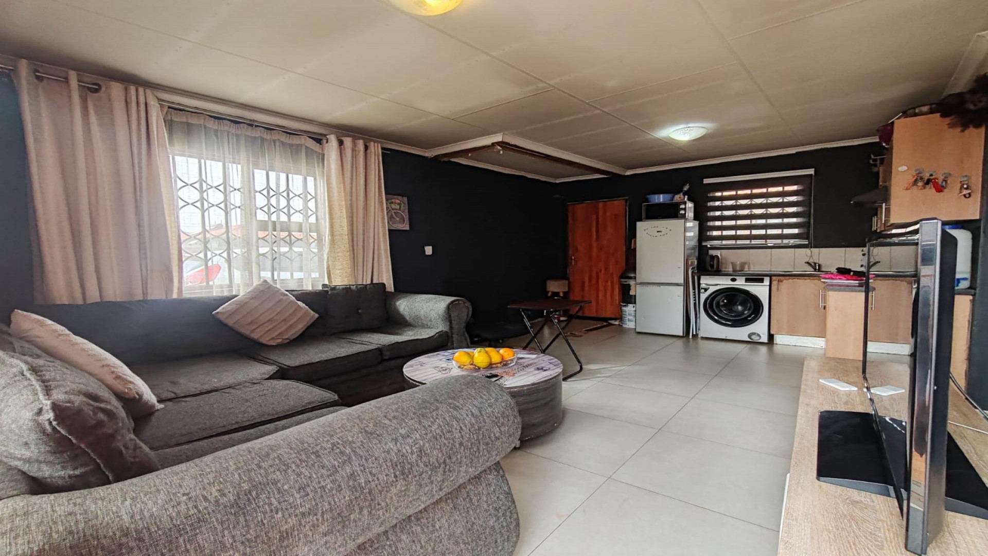 Lounges of property in Dawn Park