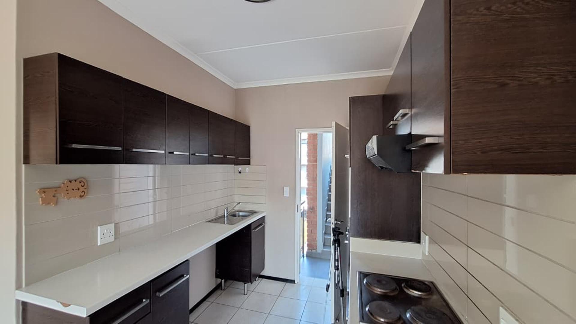Kitchen - 9 square meters of property in Oakdene