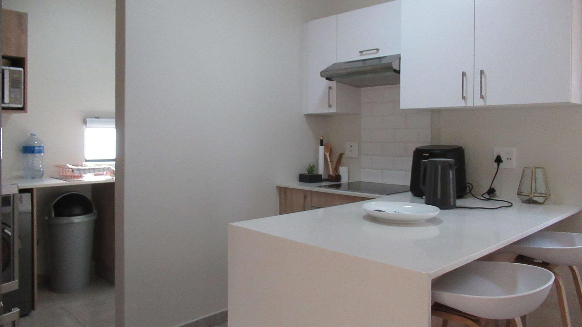 Kitchen - 6 square meters of property in Maroeladal