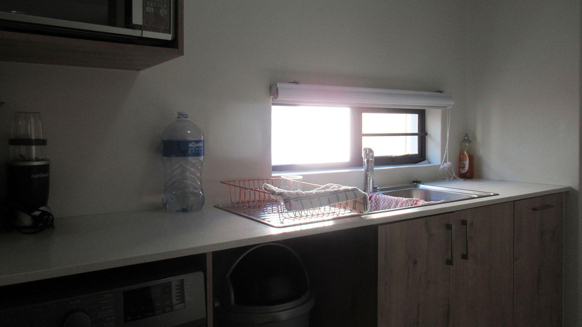 Scullery - 5 square meters of property in Maroeladal