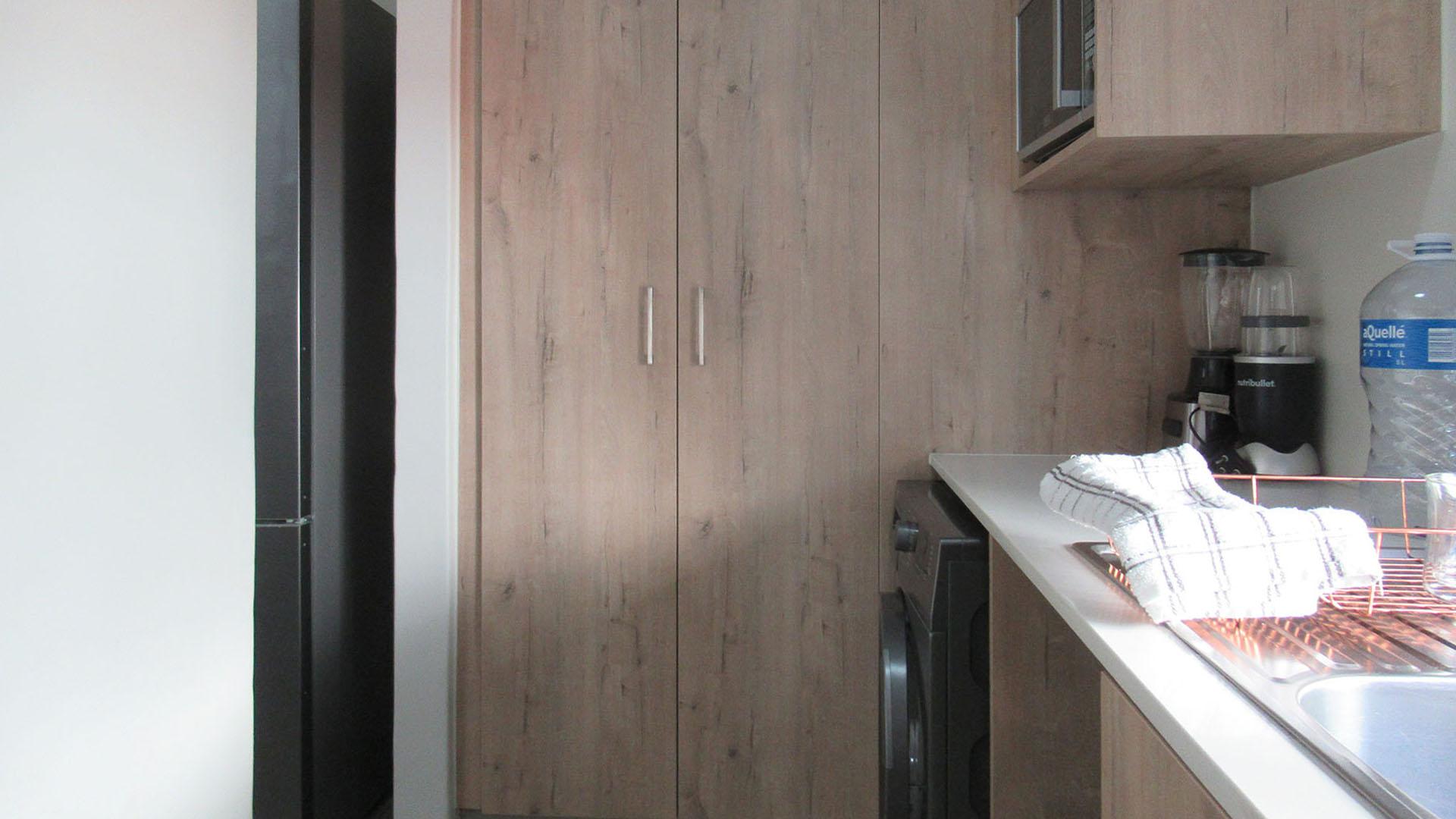 Scullery - 5 square meters of property in Maroeladal