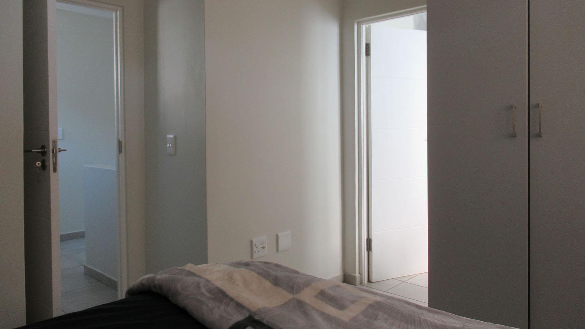 Main Bedroom - 14 square meters of property in Maroeladal