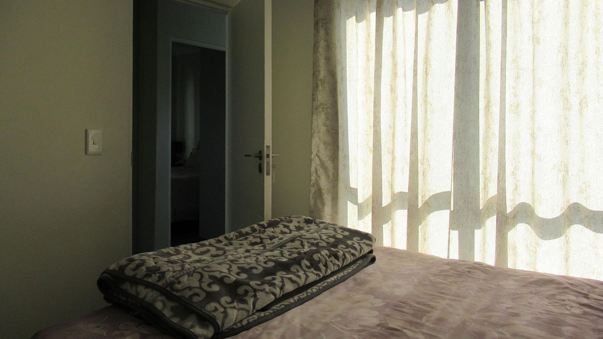 Bed Room 2 - 10 square meters of property in Maroeladal