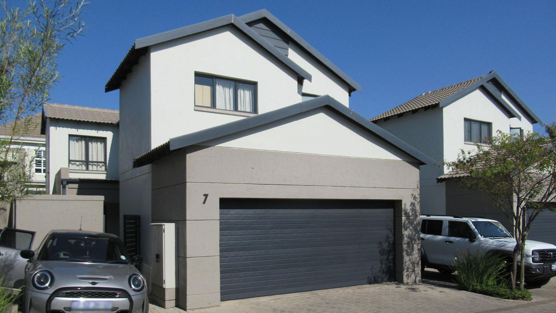 Front View of property in Maroeladal