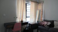 Lounges - 12 square meters of property in Maroeladal