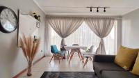 Lounges of property in Kew
