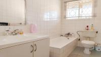 Bathroom 1 of property in Kew