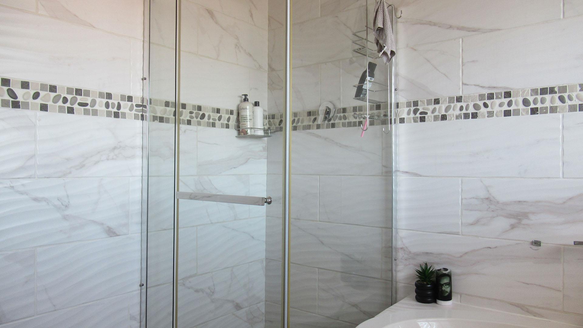Main Bathroom - 9 square meters of property in Eldorado Estate