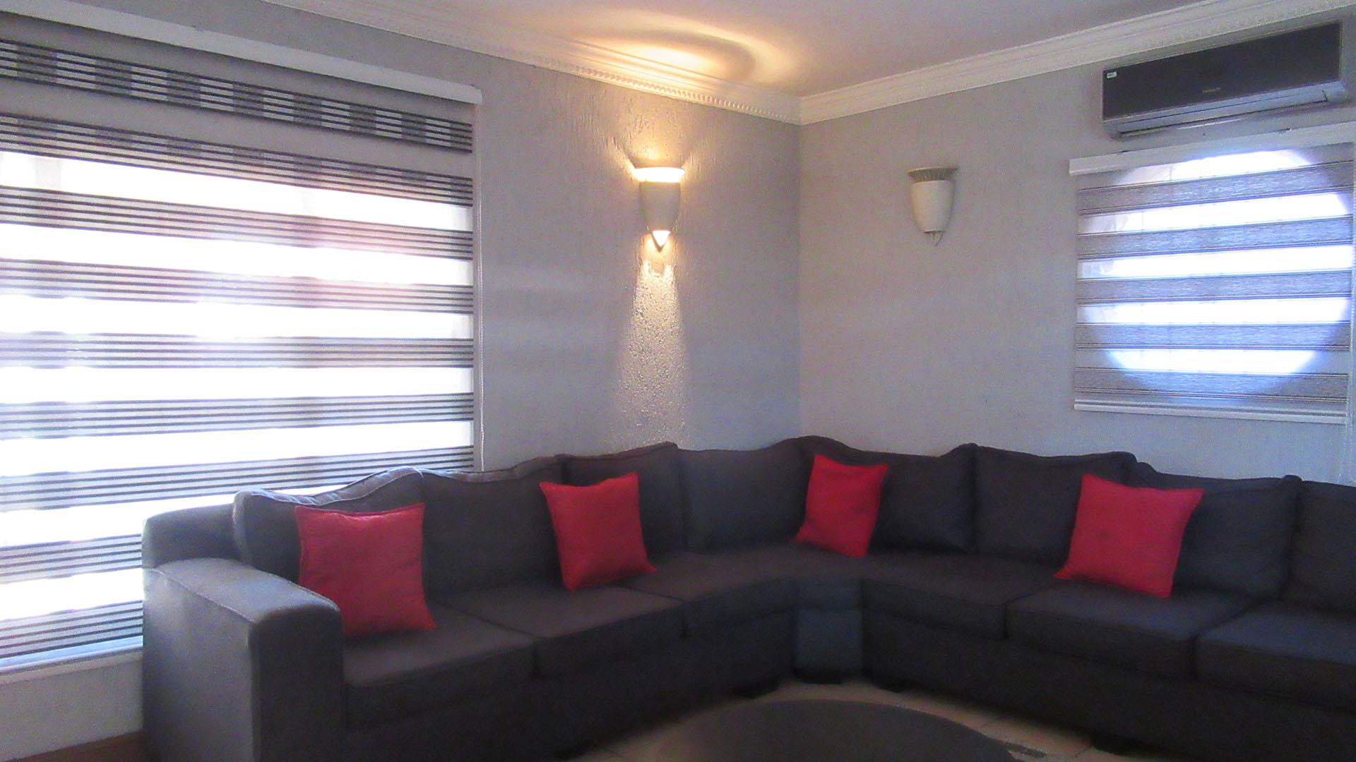 Lounges - 40 square meters of property in Eldorado Estate