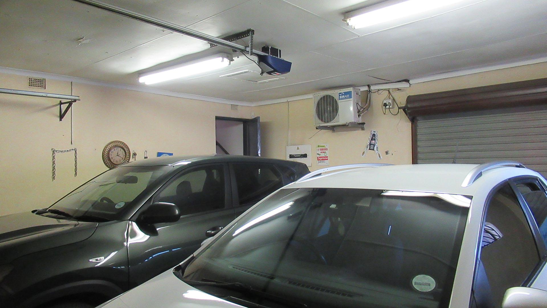 Garage - 39 square meters of property in Eldorado Estate