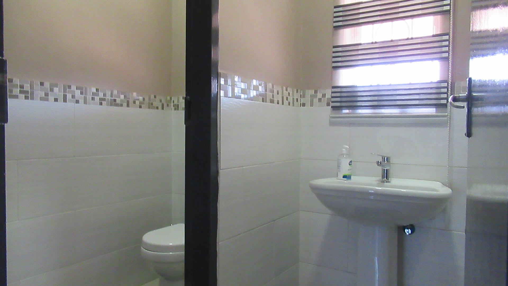 Guest Toilet - 5 square meters of property in Eldorado Estate