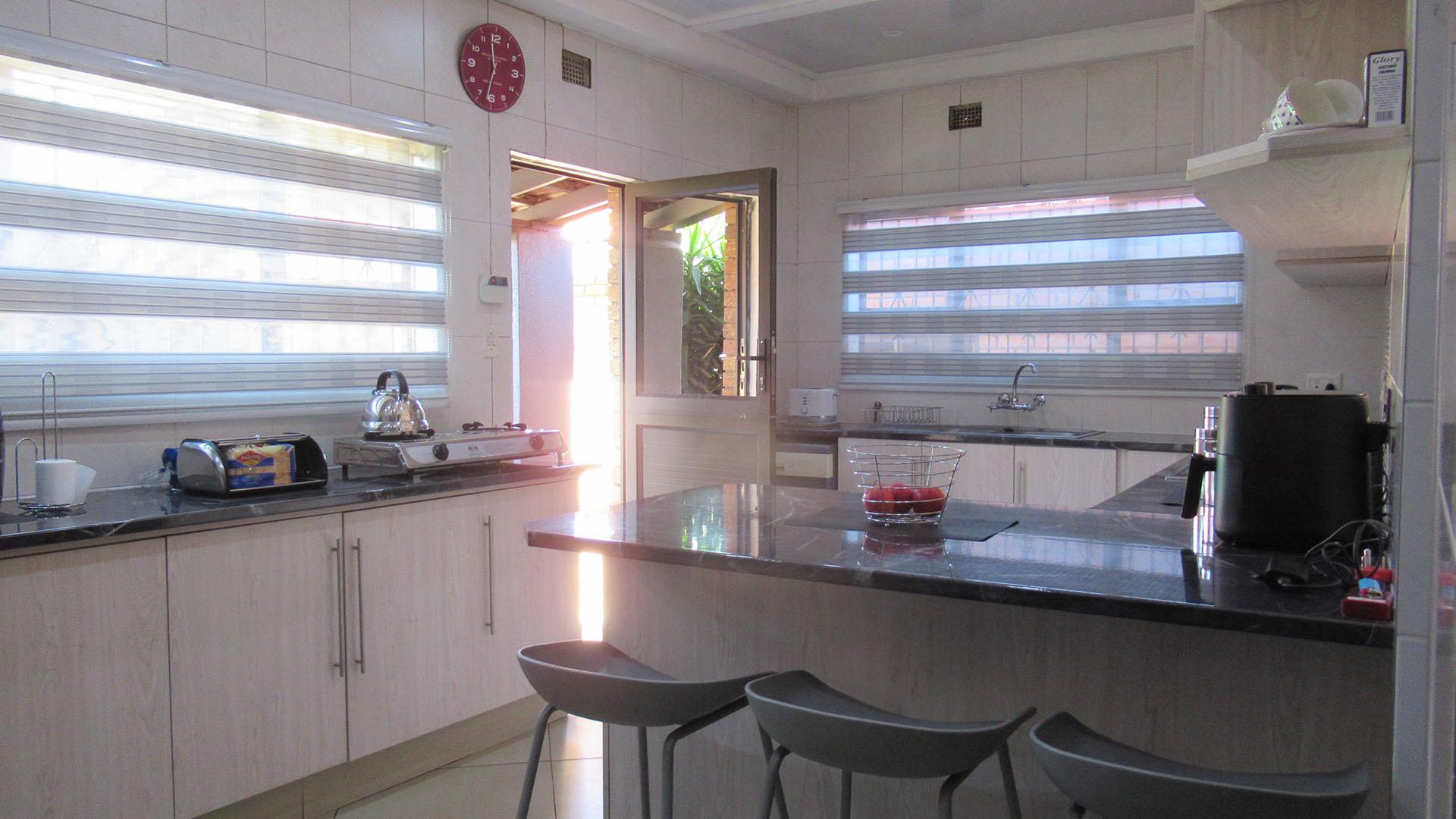 Kitchen - 21 square meters of property in Eldorado Estate