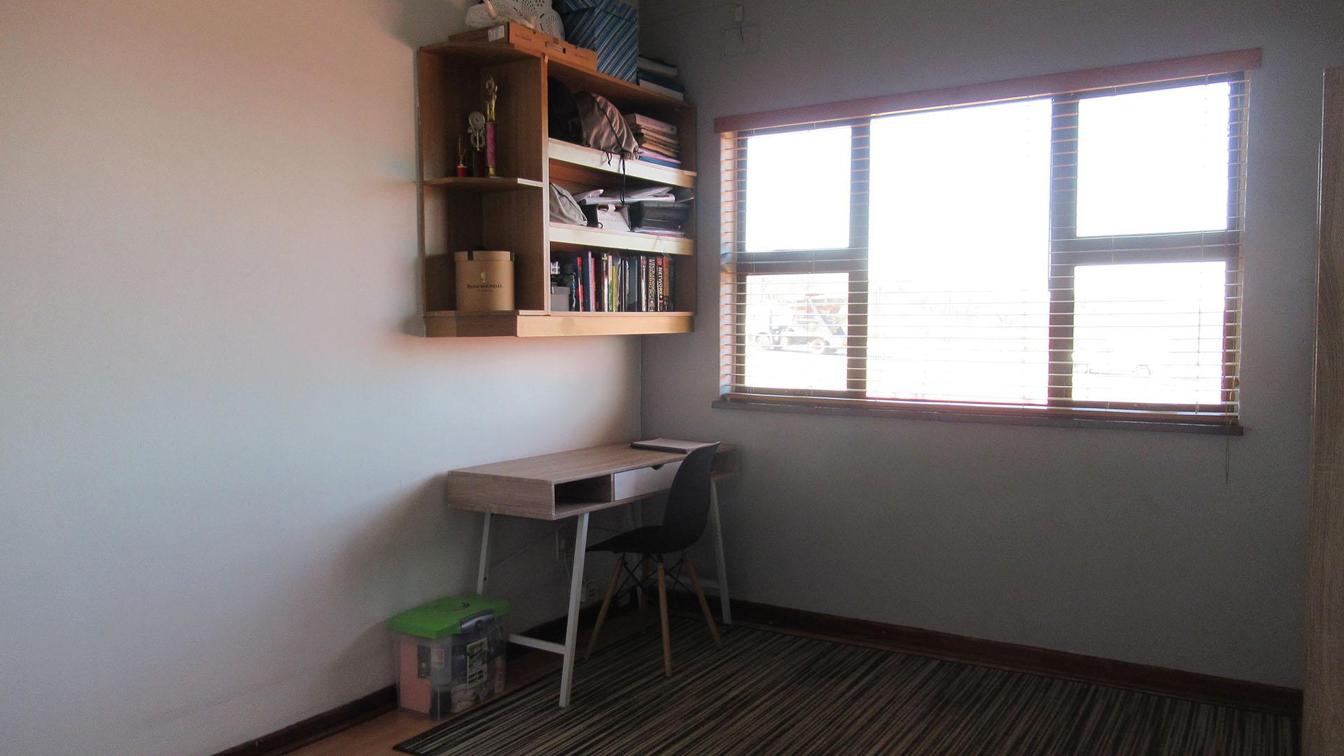 Bed Room 2 - 13 square meters of property in Eldorado Estate