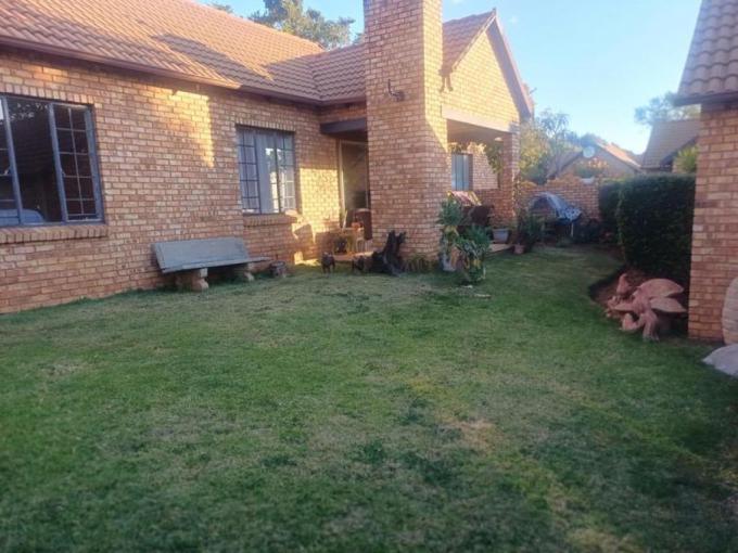 2 Bedroom Simplex to Rent in Brookelands Lifestyle Estate - Property to rent - MR716564