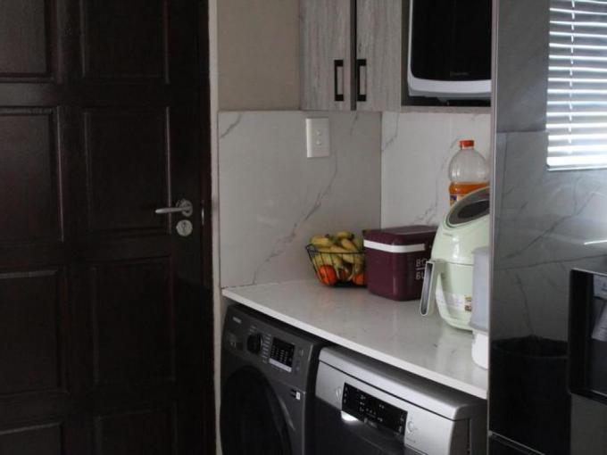 3 Bedroom Simplex for Sale For Sale in Noordwyk - MR716572