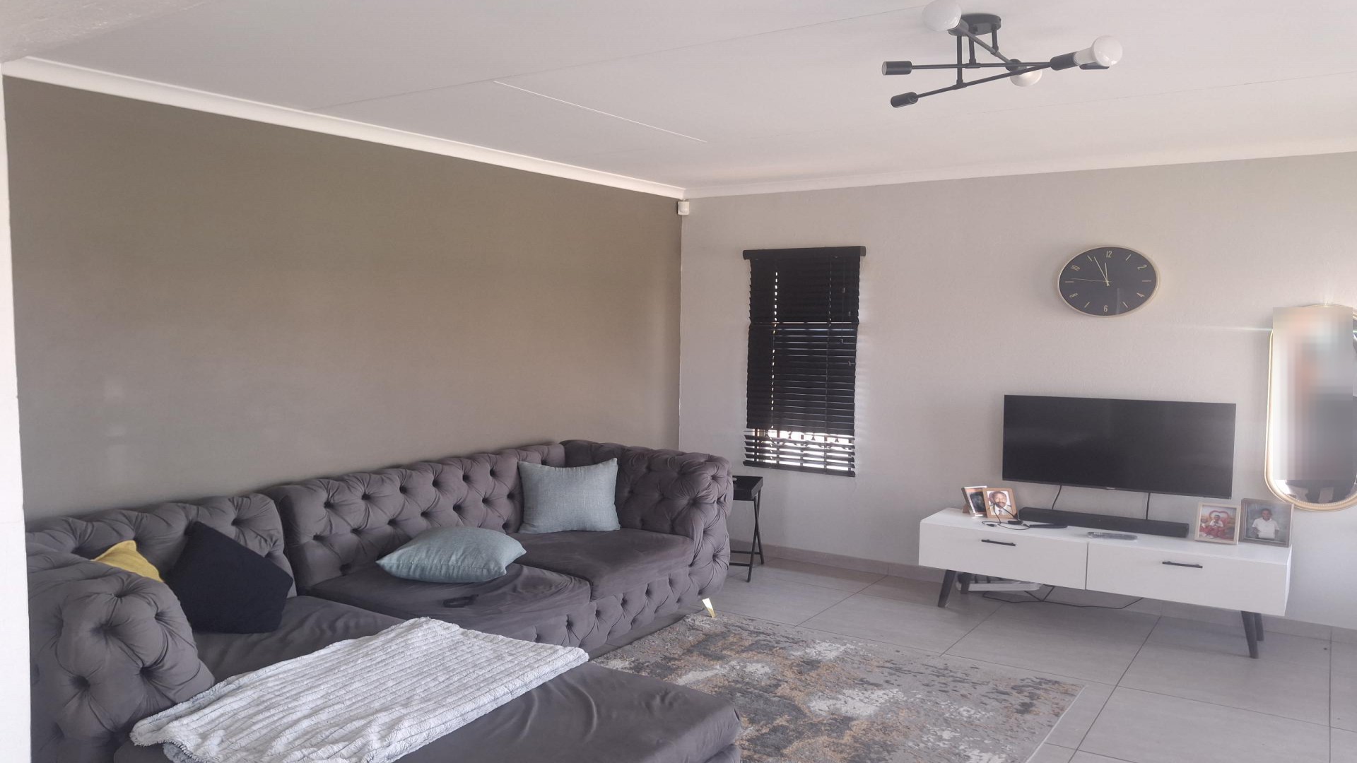 Lounges of property in Dawn Park