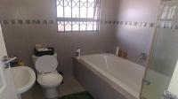 Bathroom 1 of property in Dawn Park