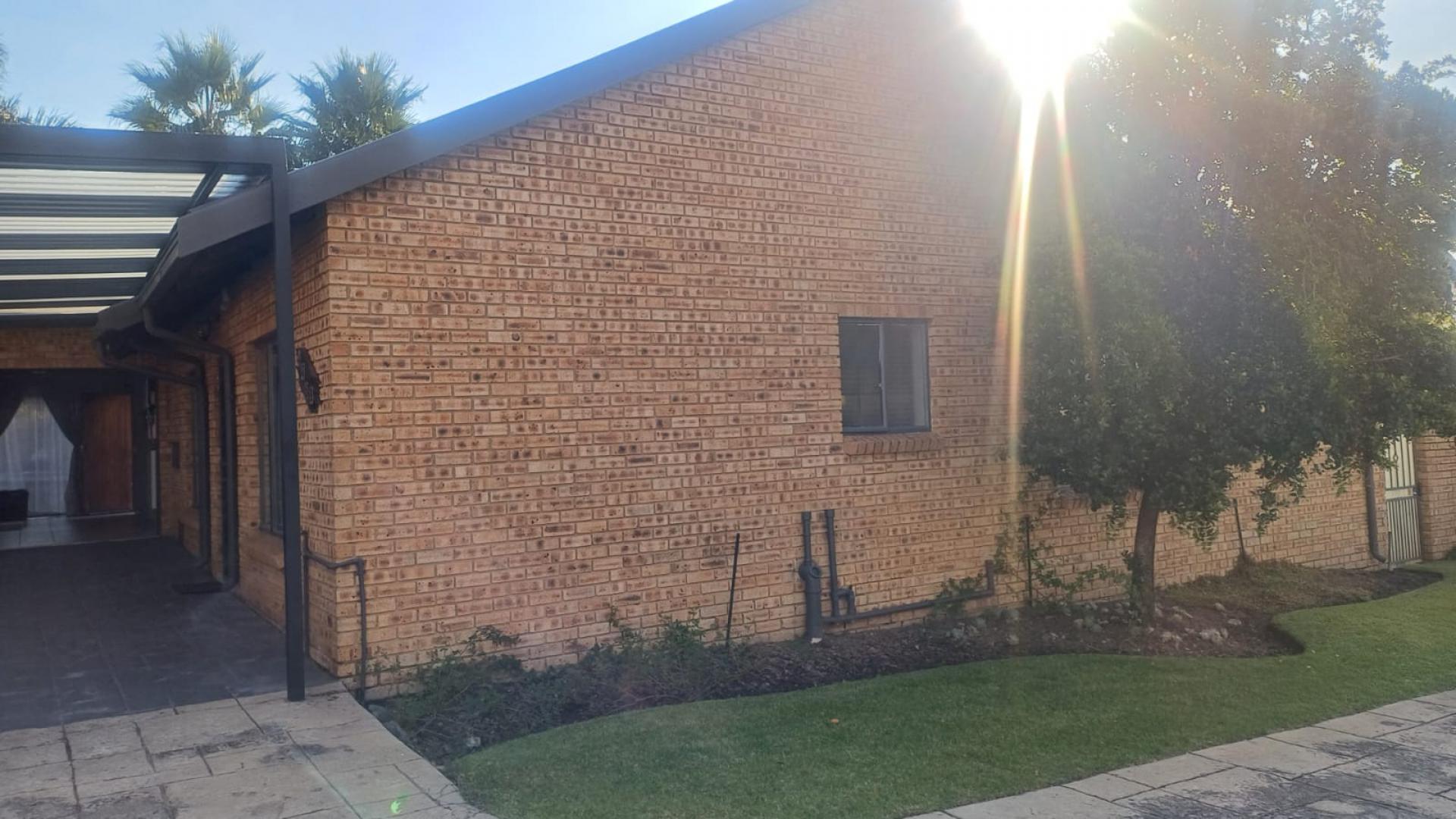  of property in Thatchfield Glen