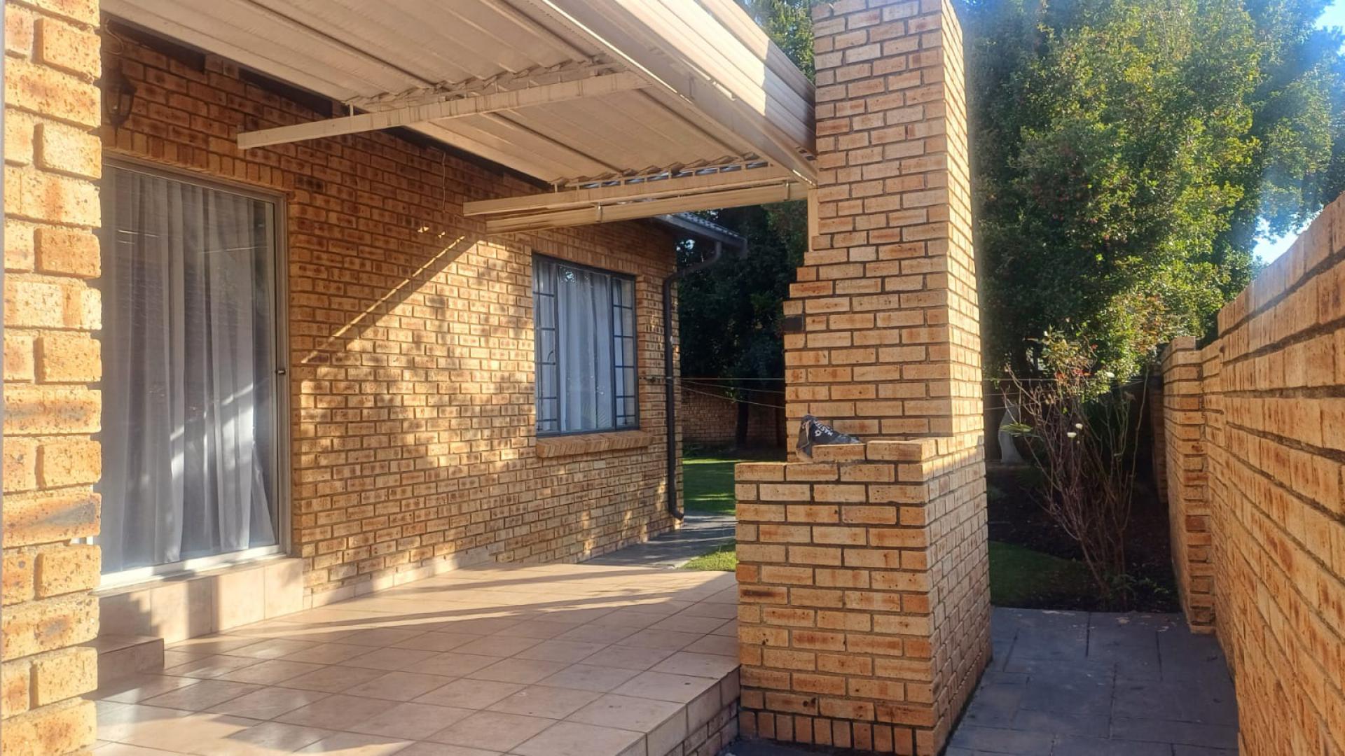  of property in Thatchfield Glen
