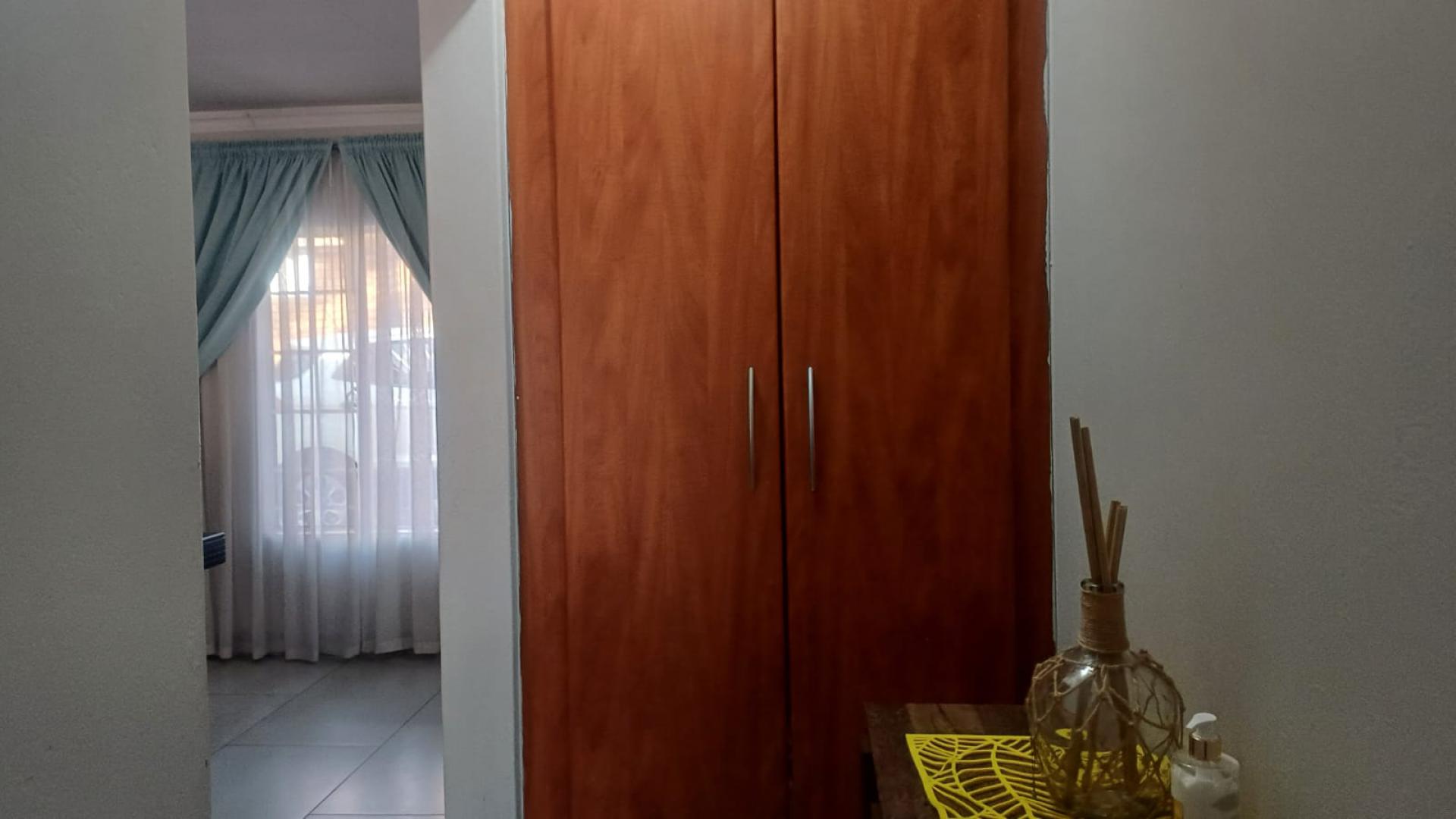  of property in Thatchfield Glen